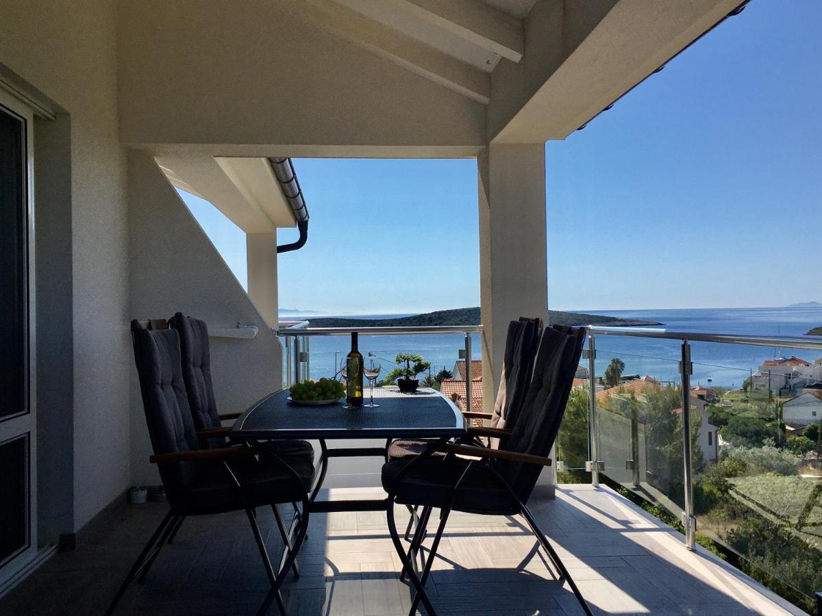 Ada Apartament Vis