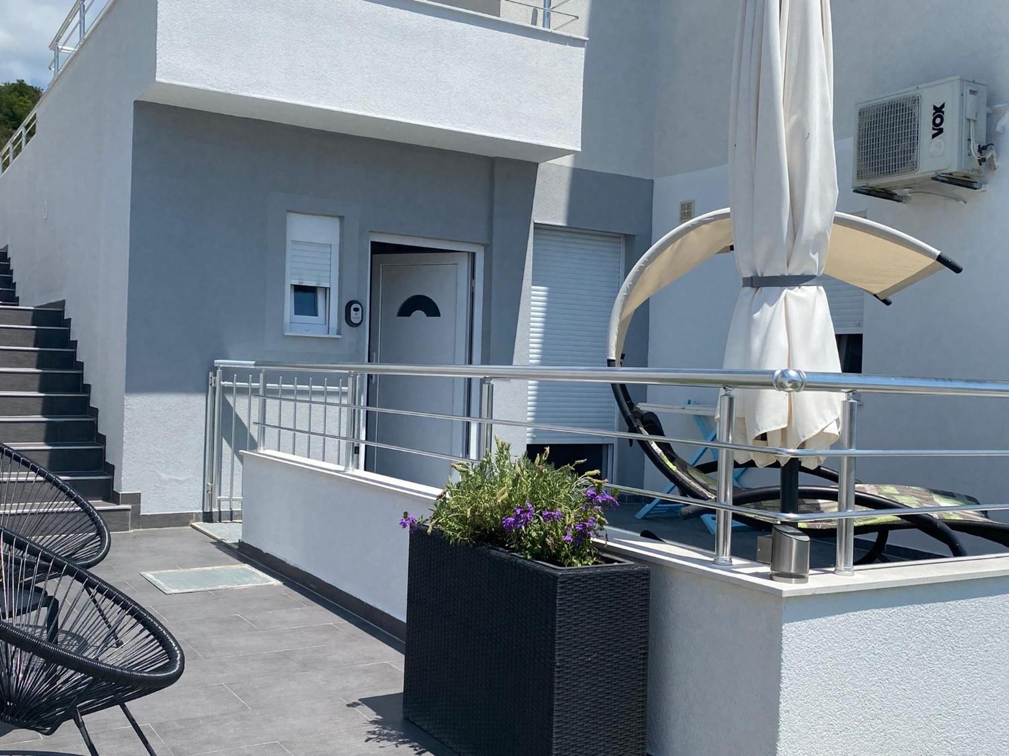 Apartment Ada