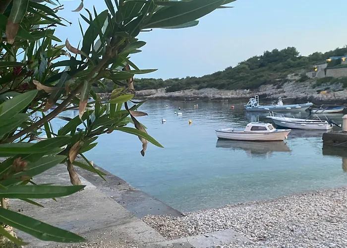 Ada Vis Apartments